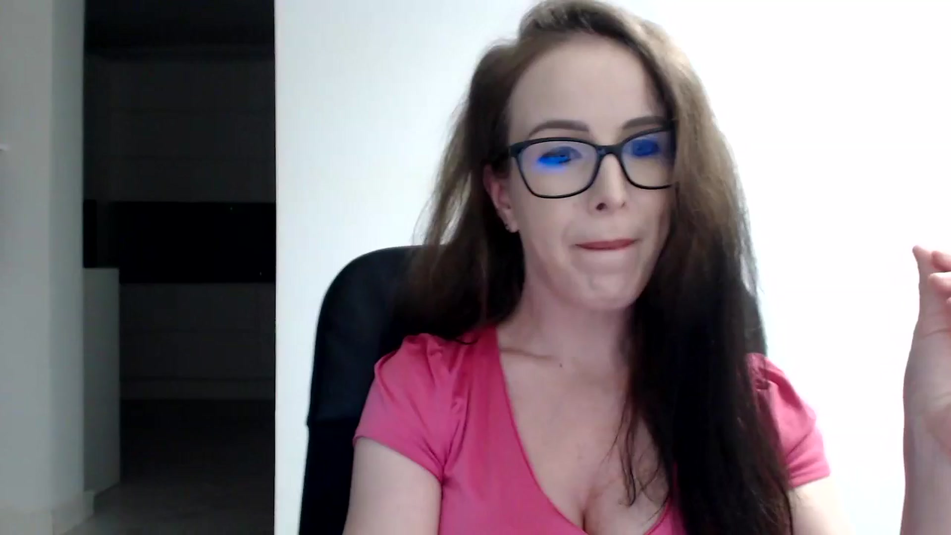 Gallery image thumbnail from Alexys23's myfreecams stream on, 07/28/2024, 02:40 image 15 of 20