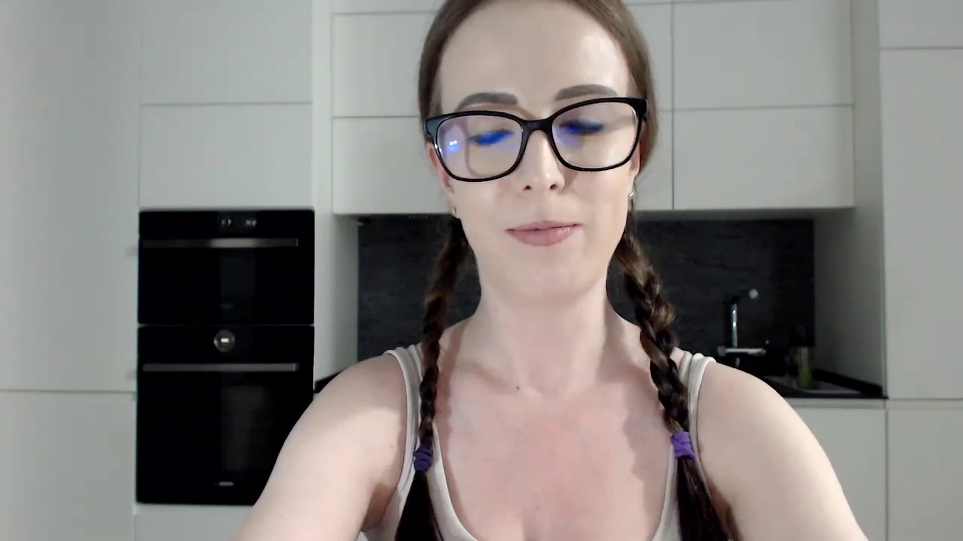 Gallery image thumbnail from Alexys23's myfreecams stream on, 08/26/2024, 01:38 image 4 of 20