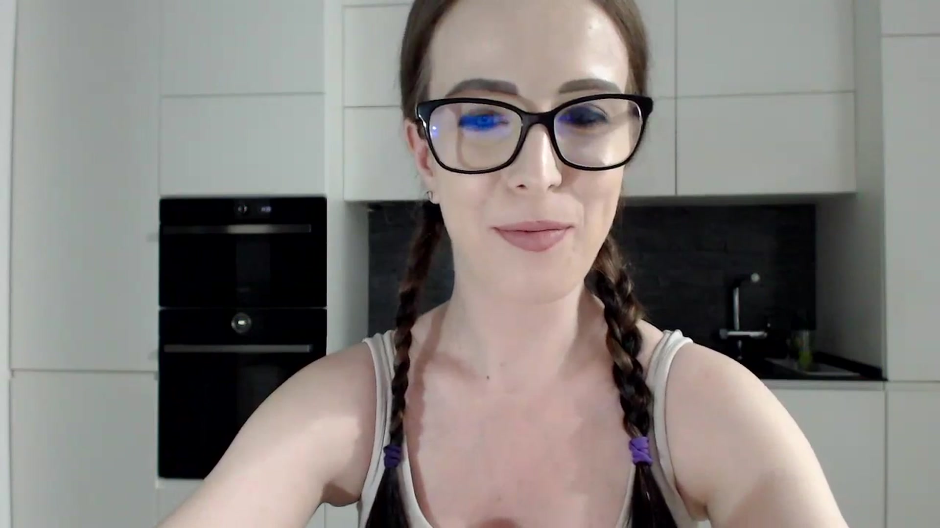 Gallery image thumbnail from Alexys23's myfreecams stream on, 08/26/2024, 01:38 image 14 of 20