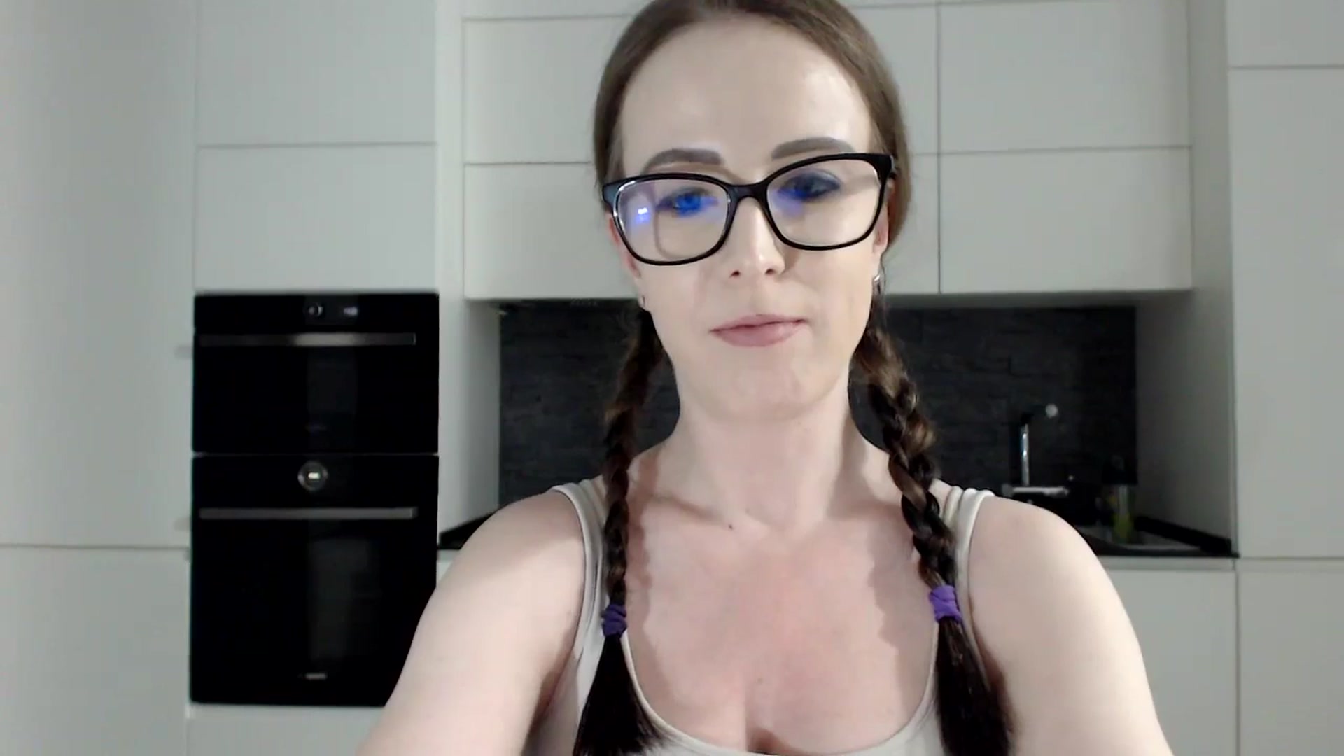 Gallery image thumbnail from Alexys23's myfreecams stream on, 08/26/2024, 01:38 image 3 of 20