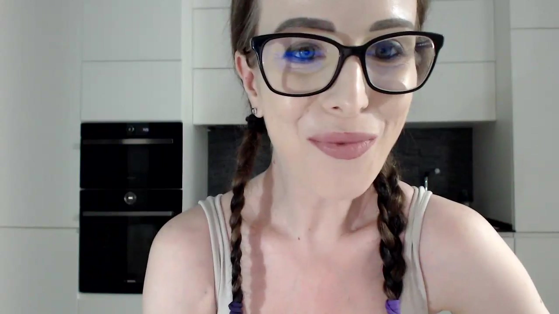 Gallery image thumbnail from Alexys23's myfreecams stream on, 08/26/2024, 01:38 image 7 of 20