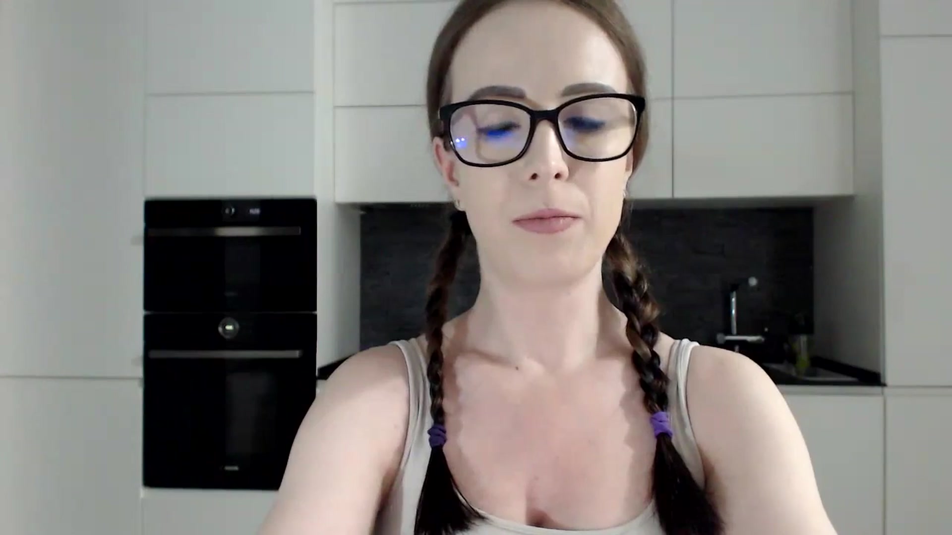 Gallery image thumbnail from Alexys23's myfreecams stream on, 08/26/2024, 01:38 image 8 of 20