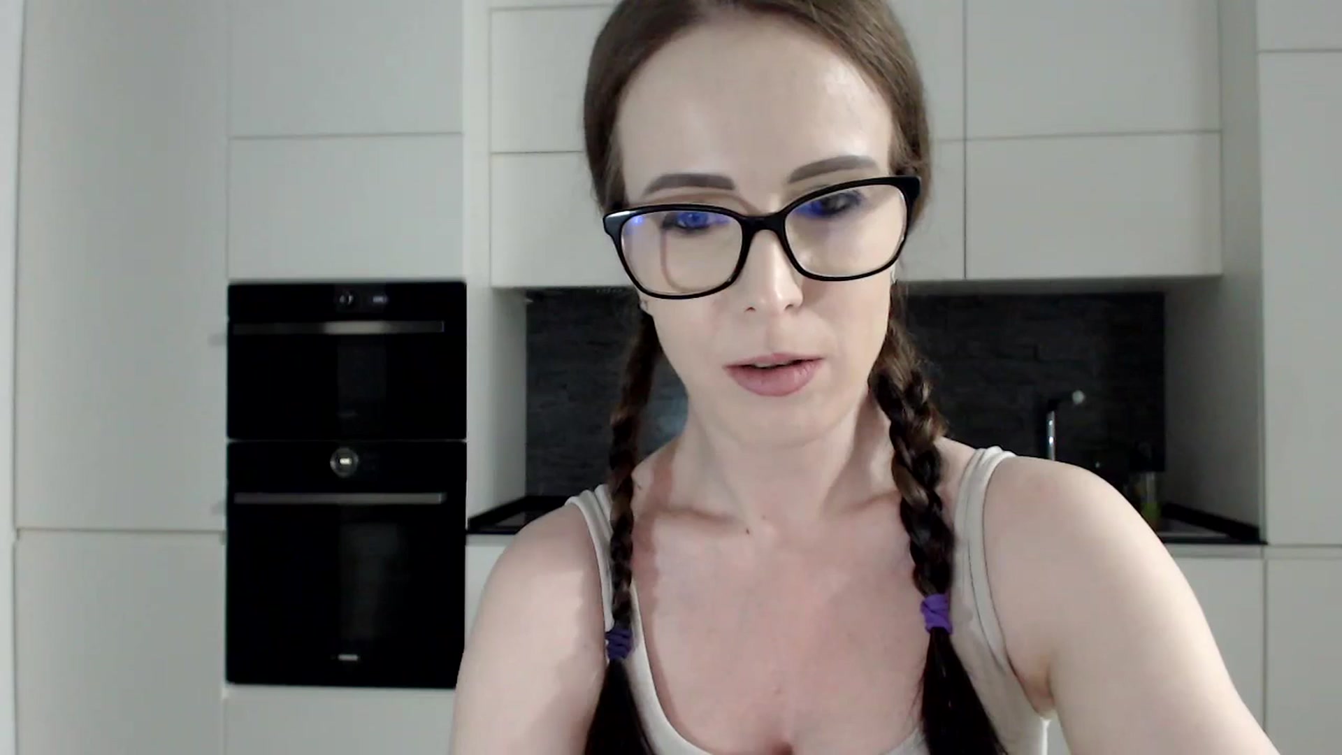 Gallery image thumbnail from Alexys23's myfreecams stream on, 08/26/2024, 01:38 image 15 of 20