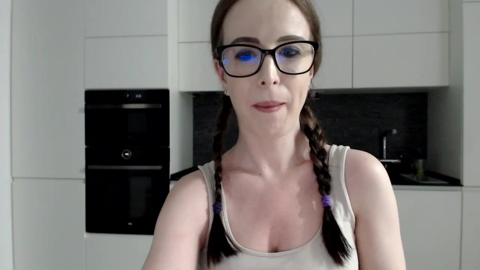 Gallery image thumbnail from Alexys23's myfreecams stream on, 08/26/2024, 03:12 image 2 of 20