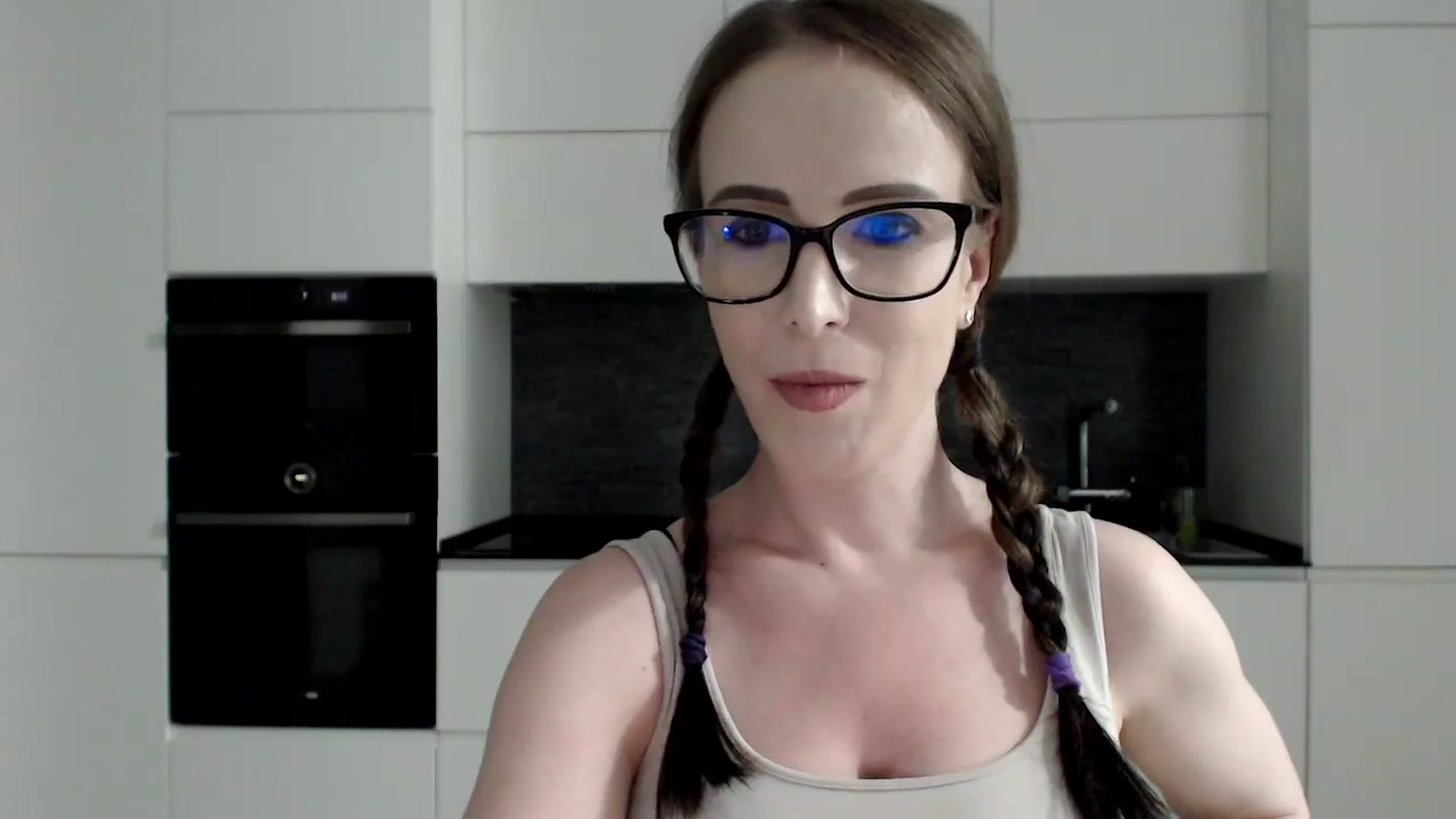 Gallery image thumbnail from Alexys23's myfreecams stream on, 08/26/2024, 03:12 image 13 of 20