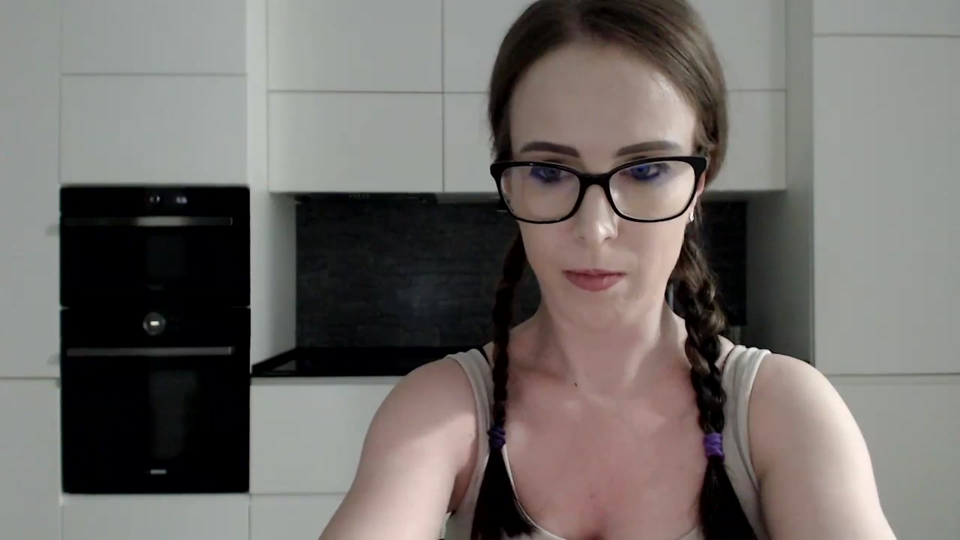 Gallery image thumbnail from Alexys23's myfreecams stream on, 08/26/2024, 03:12 image 17 of 20