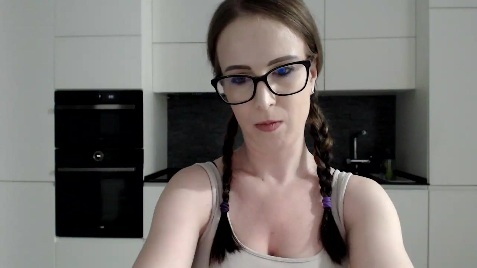 Gallery image thumbnail from Alexys23's myfreecams stream on, 08/26/2024, 03:12 image 16 of 20