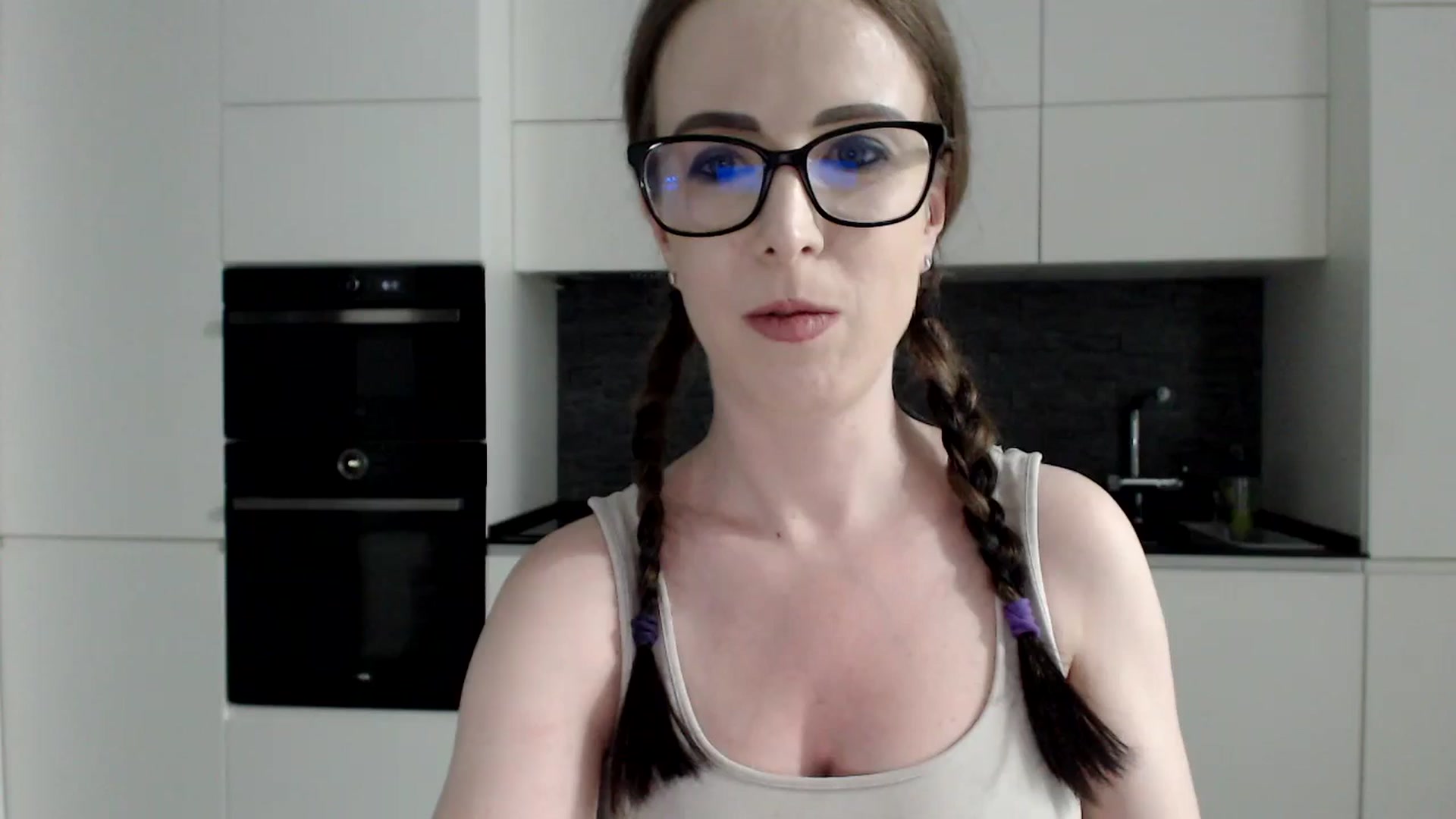 Gallery image thumbnail from Alexys23's myfreecams stream on, 08/26/2024, 03:12 image 1 of 20