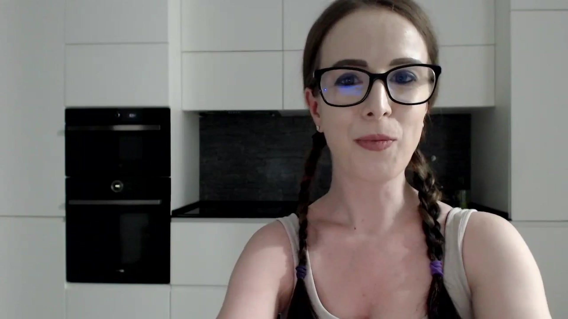 Gallery image thumbnail from Alexys23's myfreecams stream on, 08/26/2024, 03:12 image 11 of 20