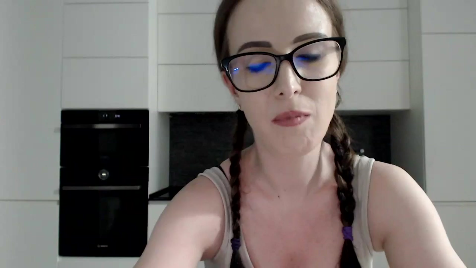 Gallery image thumbnail from Alexys23's myfreecams stream on, 08/26/2024, 03:28 image 4 of 20