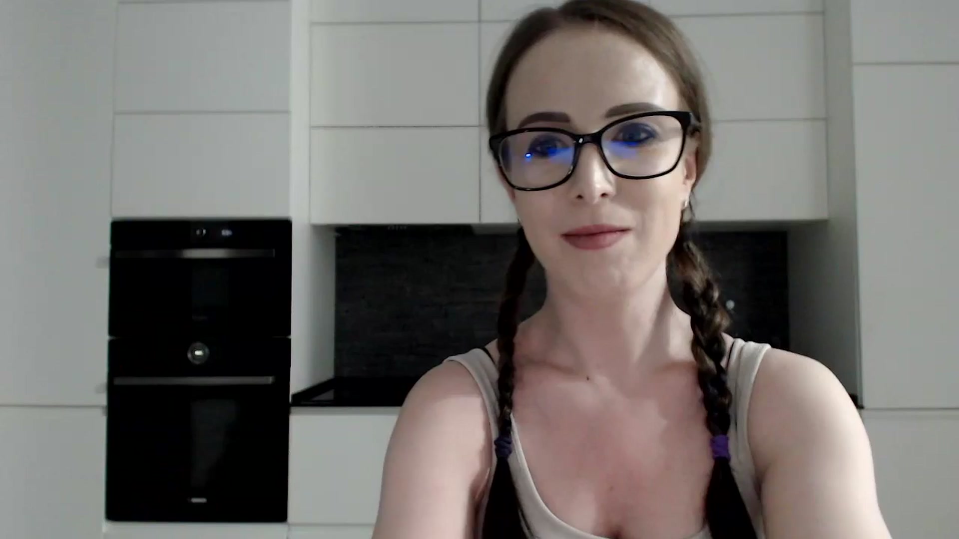 Gallery image thumbnail from Alexys23's myfreecams stream on, 08/26/2024, 03:28 image 16 of 20