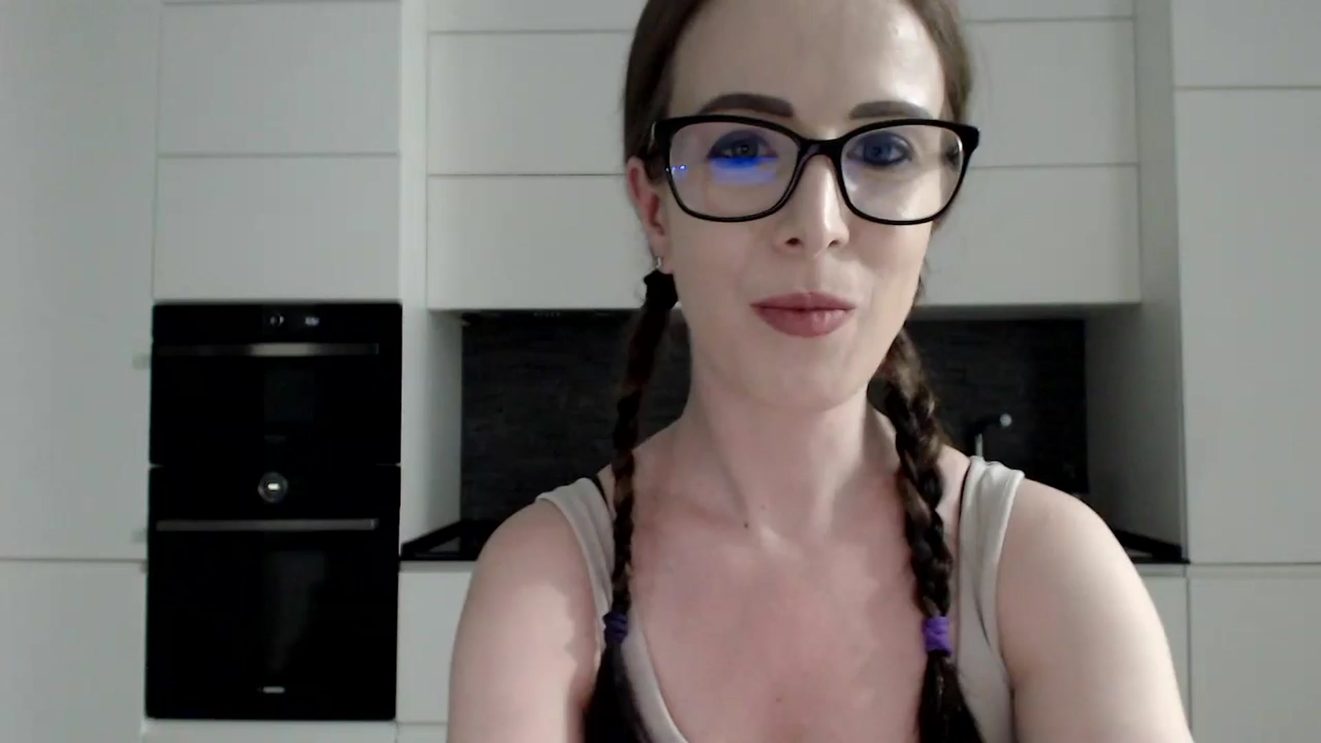 Gallery image thumbnail from Alexys23's myfreecams stream on, 08/26/2024, 03:28 image 12 of 20