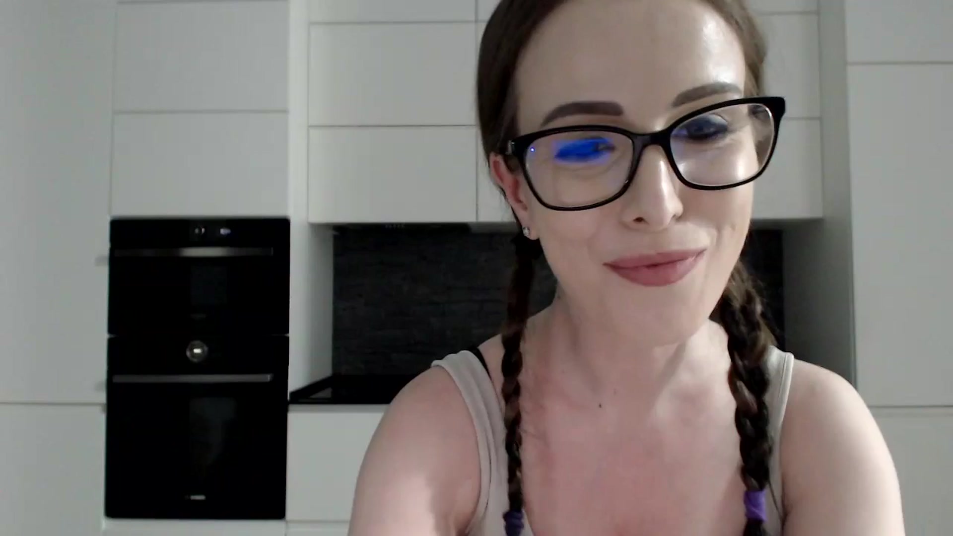 Gallery image thumbnail from Alexys23's myfreecams stream on, 08/26/2024, 03:28 image 17 of 20