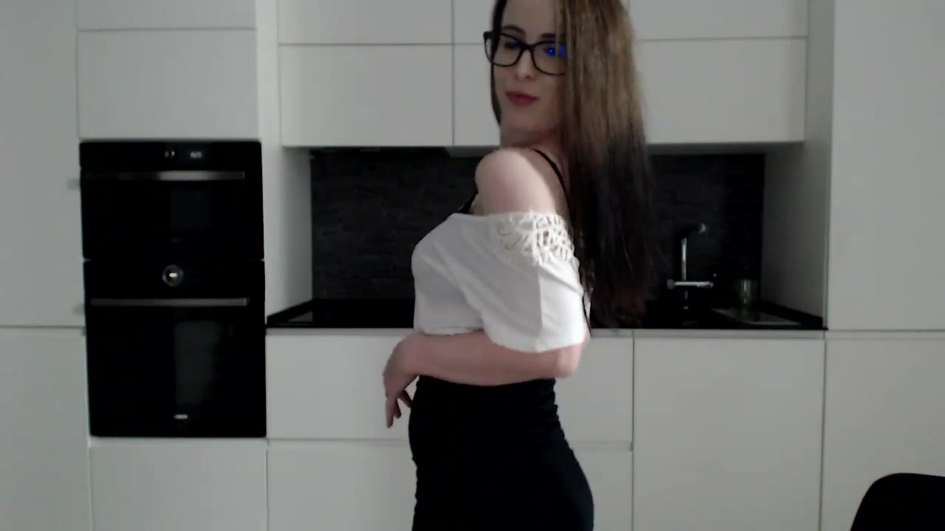 Gallery image thumbnail from Alexys23's myfreecams stream on, 09/22/2024, 01:57 image 16 of 20