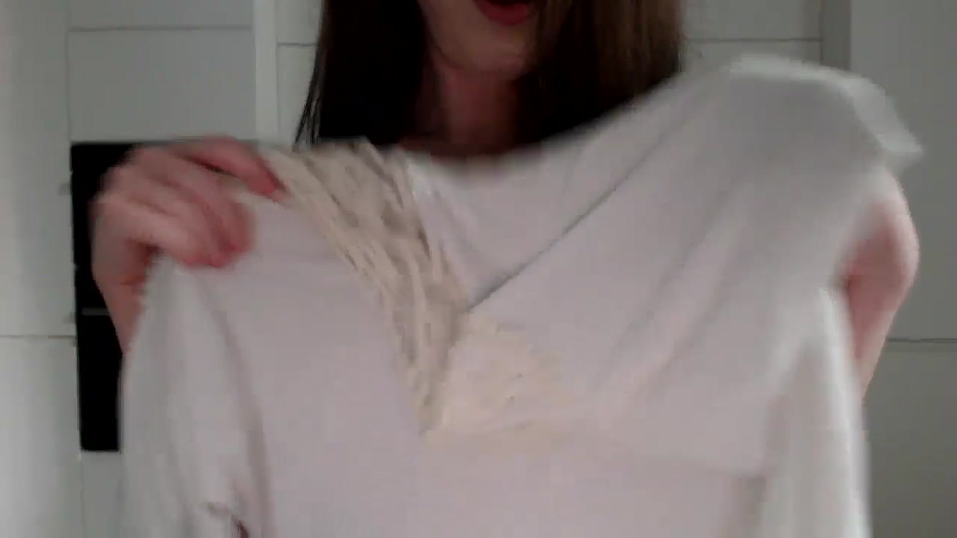 Gallery image thumbnail from Alexys23's myfreecams stream on, 09/22/2024, 06:46 image 18 of 20