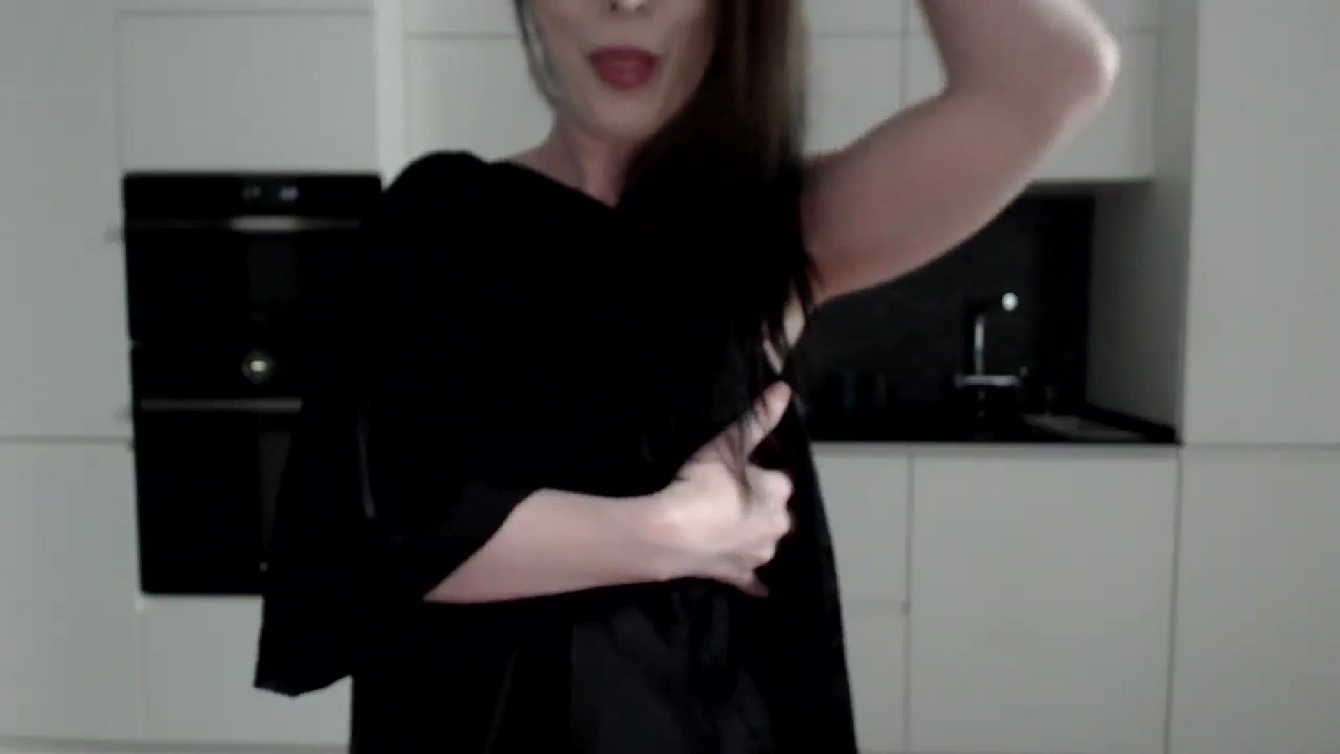 Gallery image thumbnail from Alexys23's myfreecams stream on, 10/20/2024, 03:11 image 15 of 20