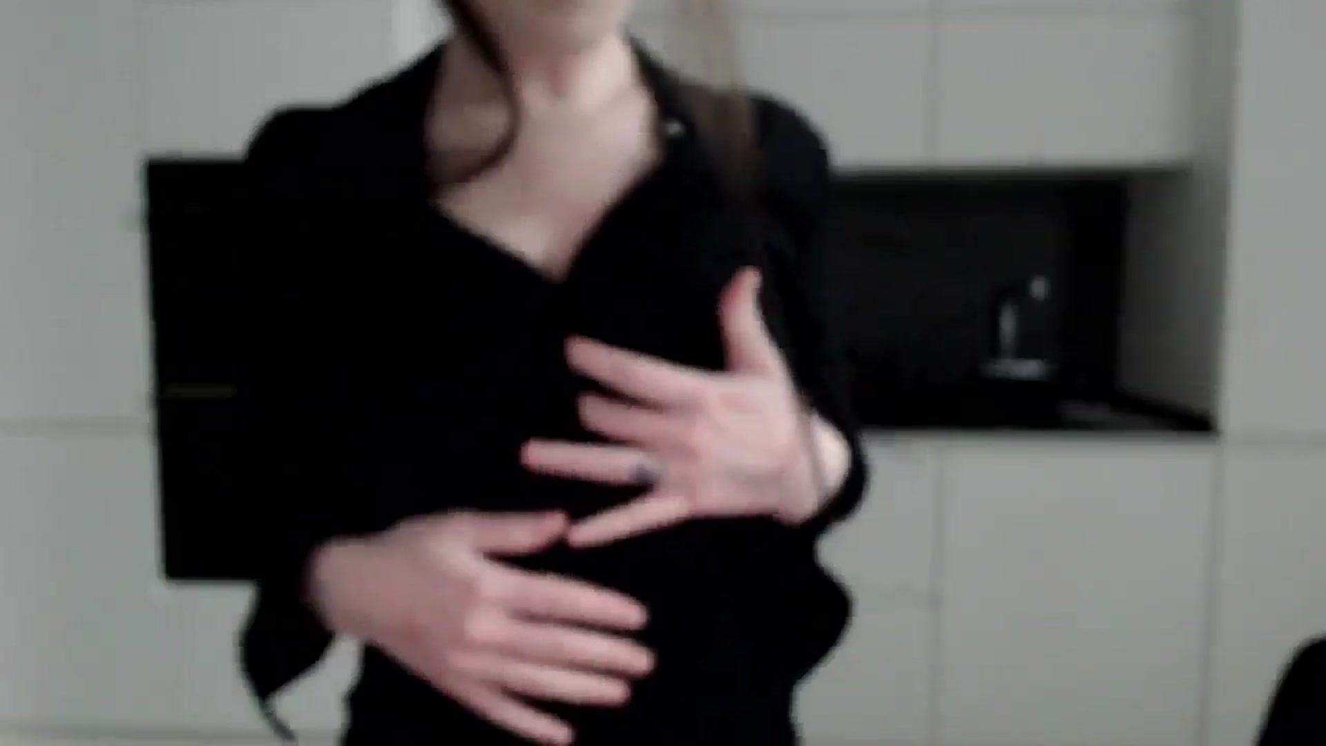Gallery image thumbnail from Alexys23's myfreecams stream on, 11/25/2024, 04:08 image 5 of 20
