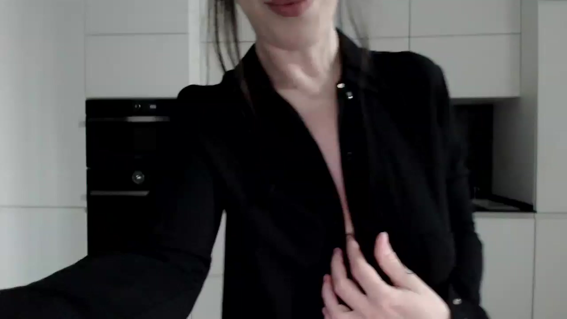 Gallery image thumbnail from Alexys23's myfreecams stream on, 11/25/2024, 06:55 image 1 of 20