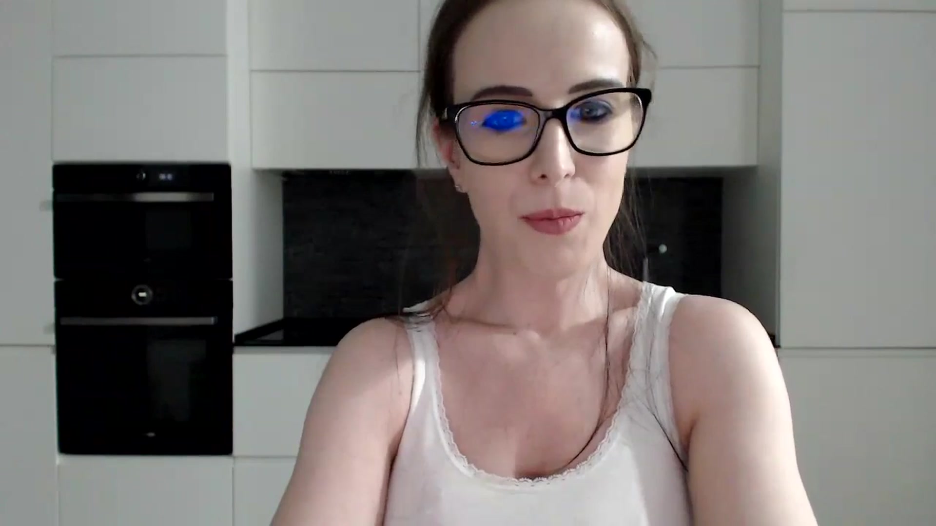 Gallery image thumbnail from Alexys23's myfreecams stream on, 12/16/2024, 02:25 image 16 of 20
