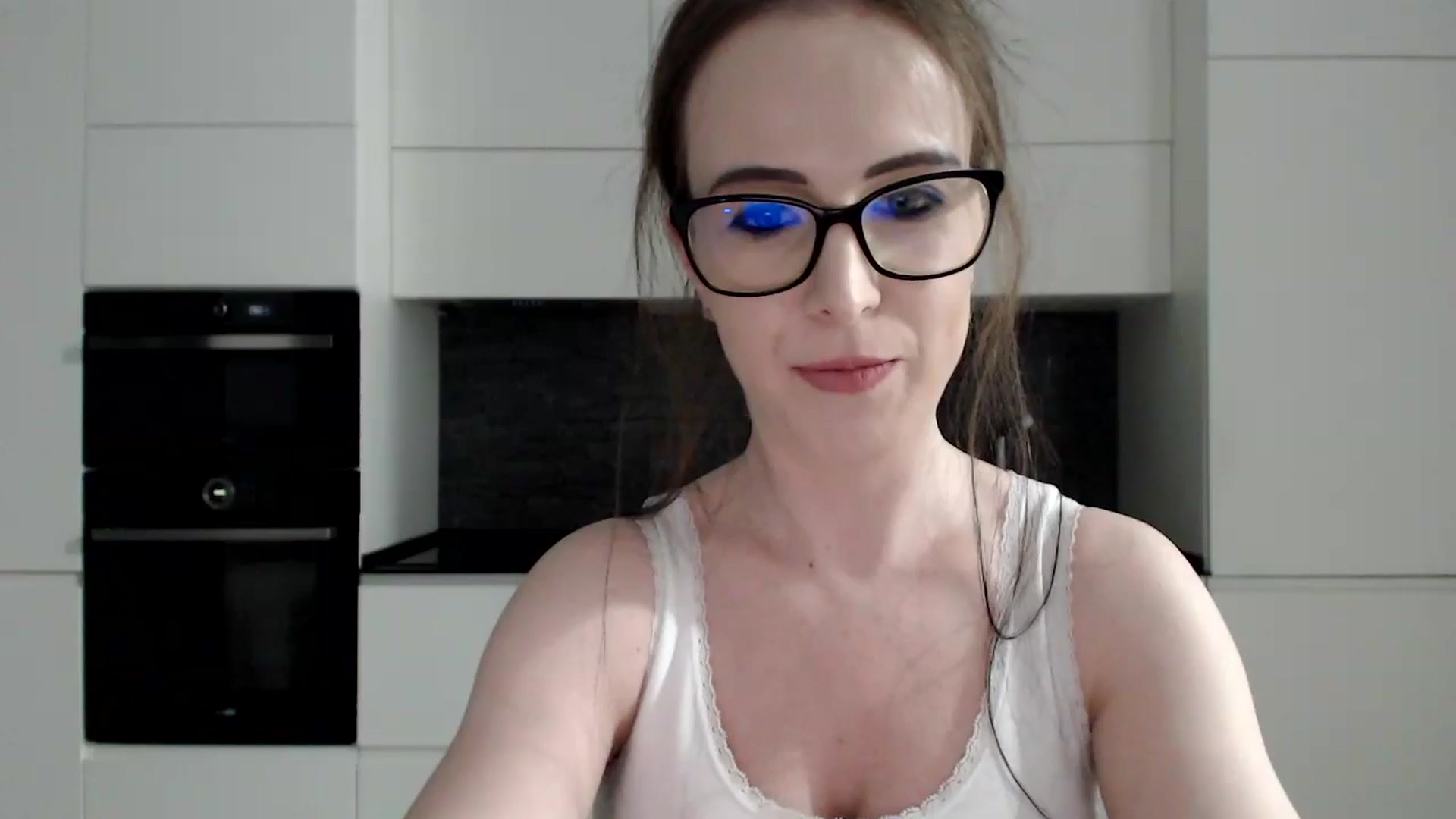 Gallery image thumbnail from Alexys23's myfreecams stream on, 12/16/2024, 02:25 image 1 of 20