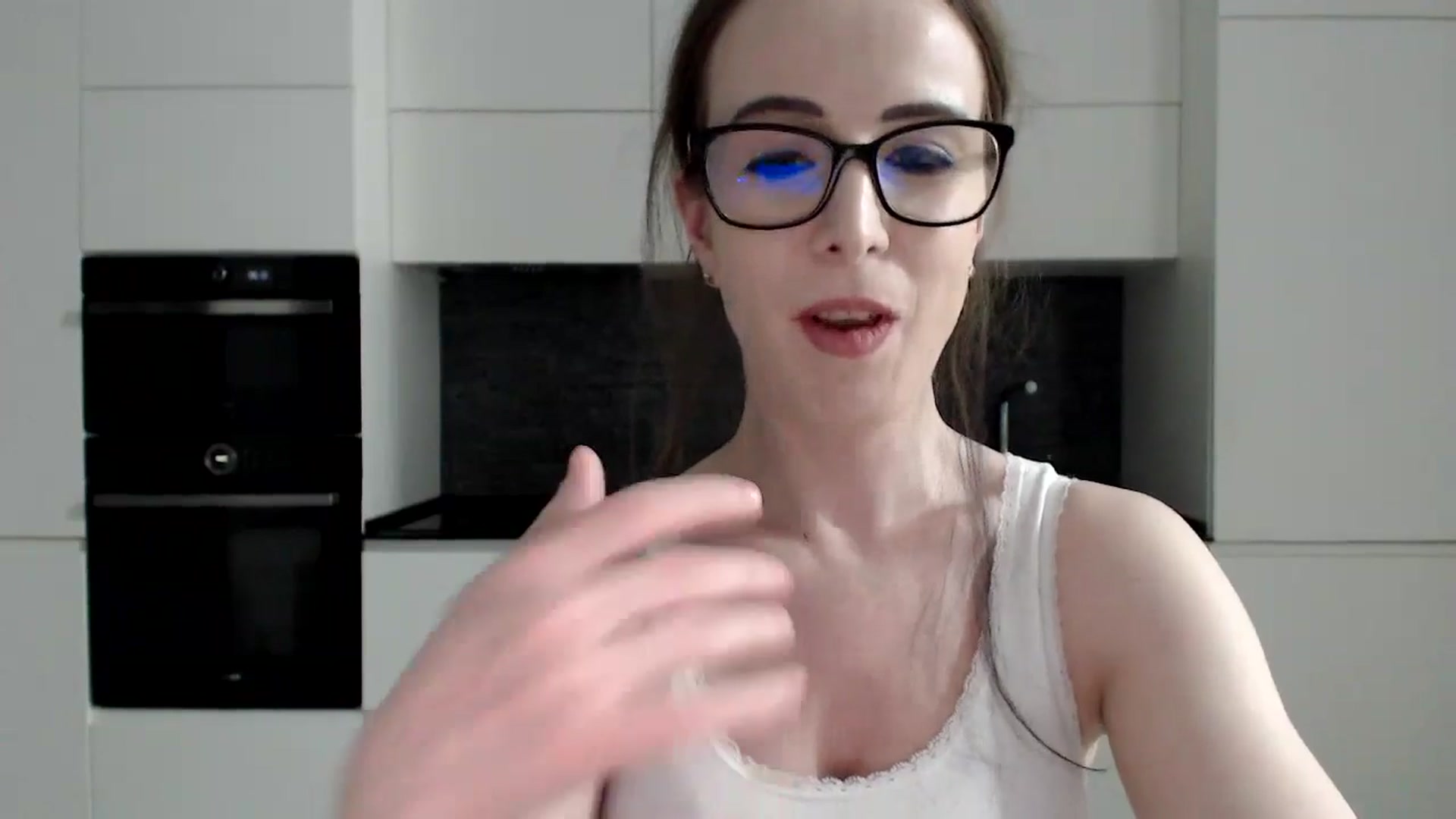 Gallery image thumbnail from Alexys23's myfreecams stream on, 12/16/2024, 02:25 image 20 of 20