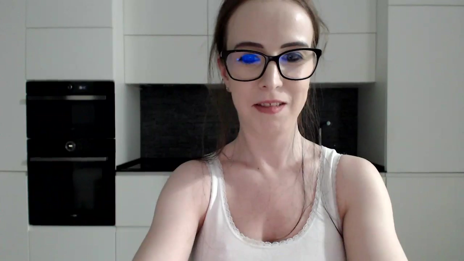 Gallery image thumbnail from Alexys23's myfreecams stream on, 12/16/2024, 02:25 image 17 of 20