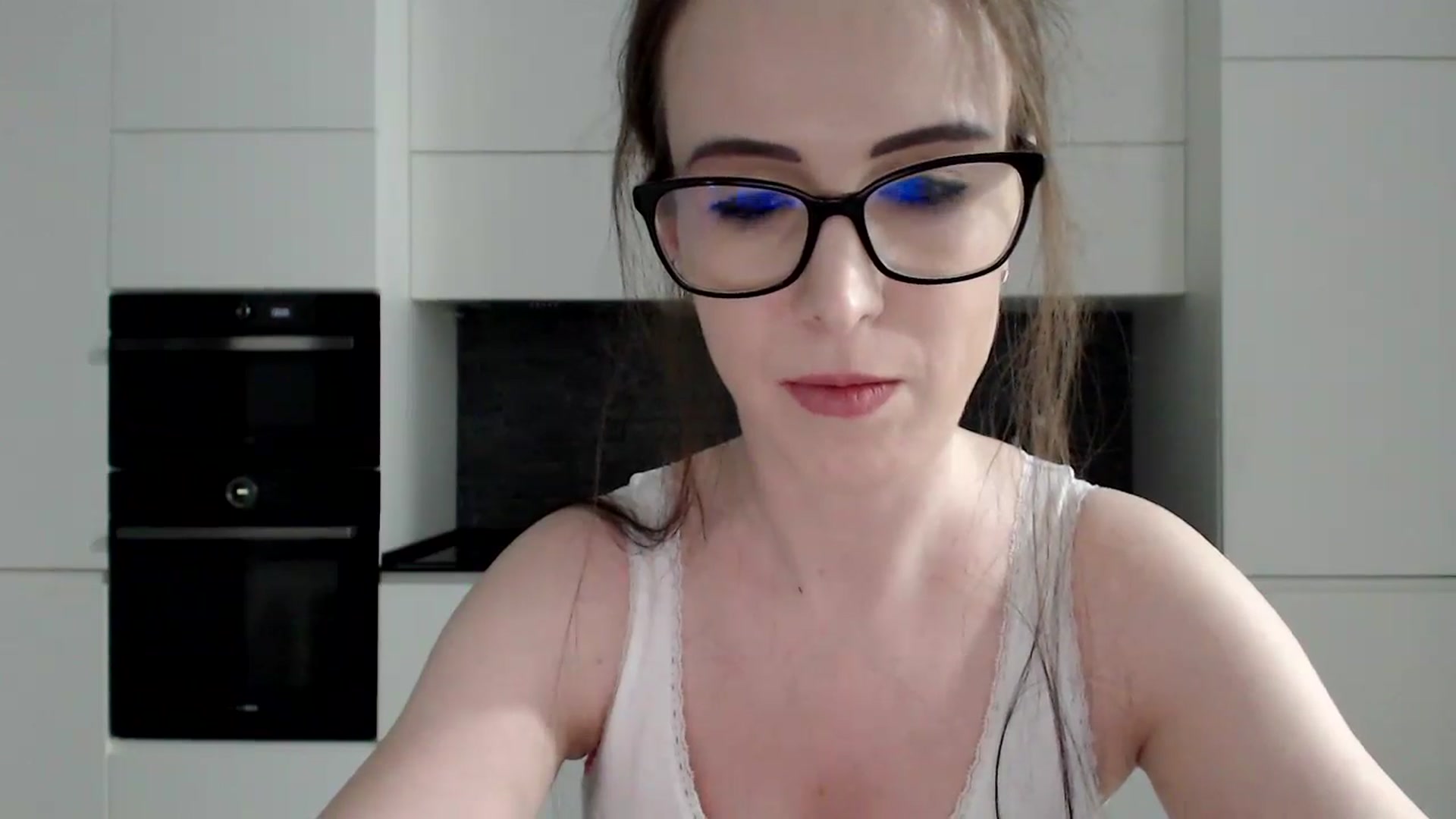 Gallery image thumbnail from Alexys23's myfreecams stream on, 12/16/2024, 02:25 image 10 of 20