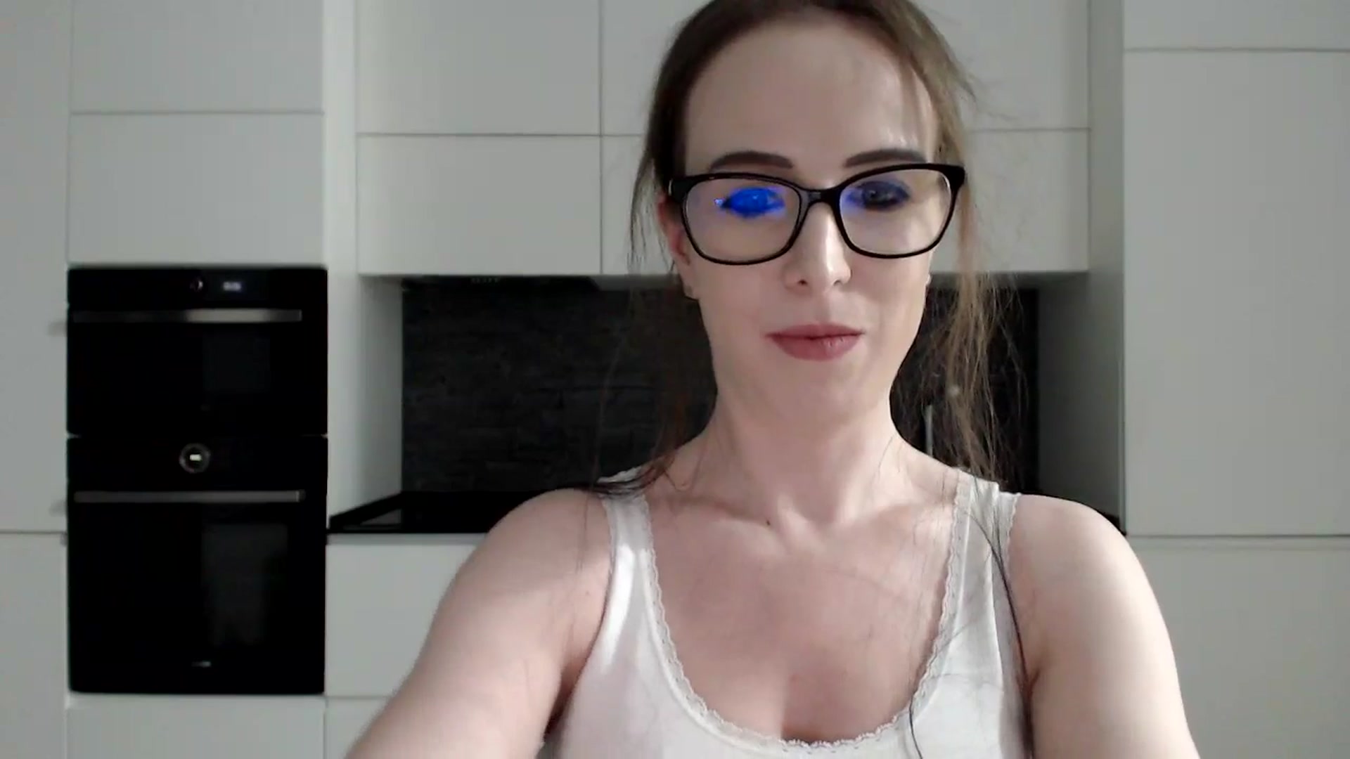Gallery image thumbnail from Alexys23's myfreecams stream on, 12/16/2024, 02:25 image 13 of 20