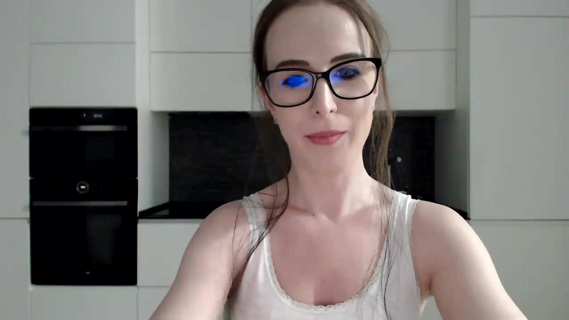 Gallery image thumbnail from Alexys23's myfreecams stream on, 12/16/2024, 03:57 image 10 of 20