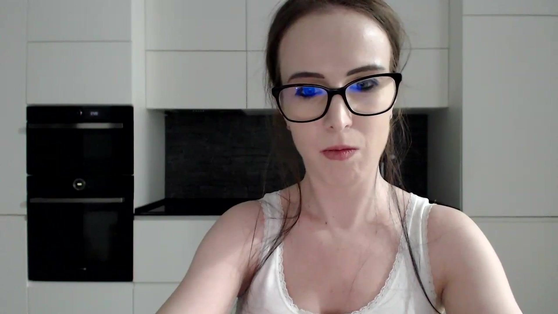 Gallery image thumbnail from Alexys23's myfreecams stream on, 12/16/2024, 03:57 image 12 of 20