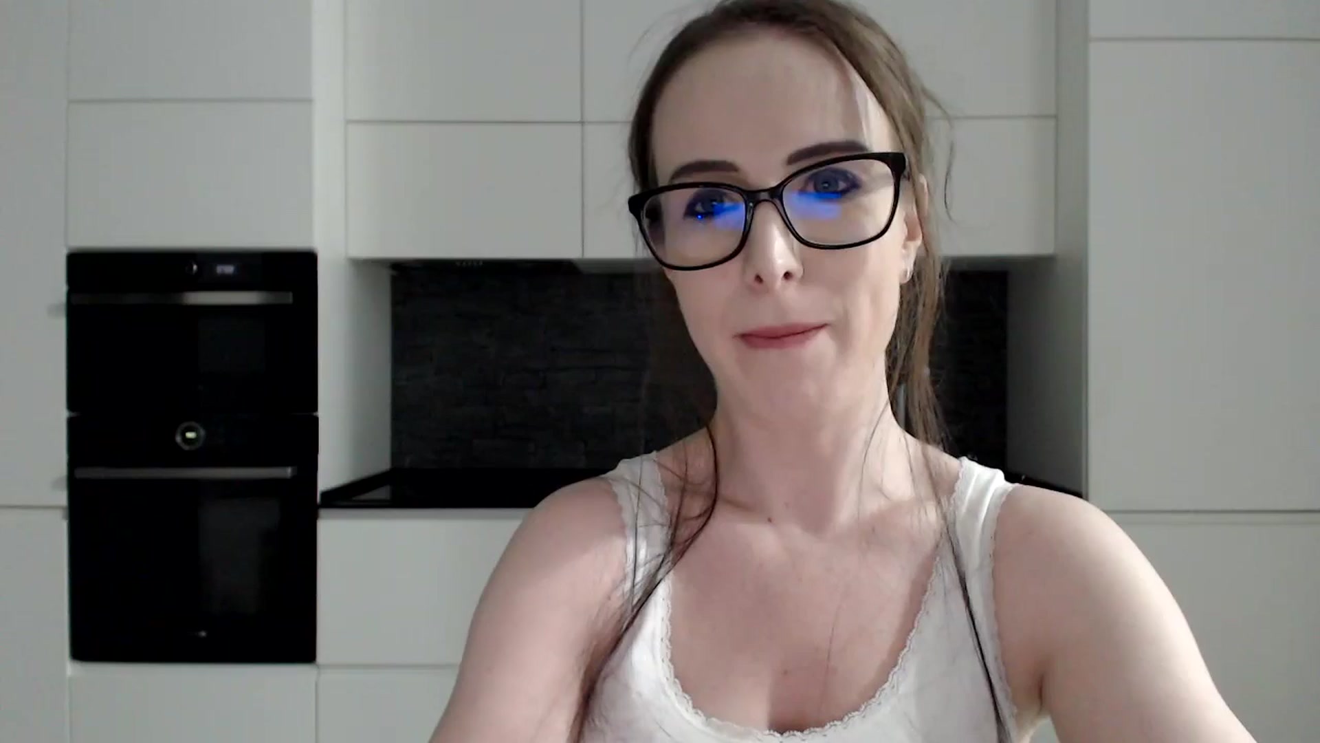 Gallery image thumbnail from Alexys23's myfreecams stream on, 12/16/2024, 03:57 image 13 of 20