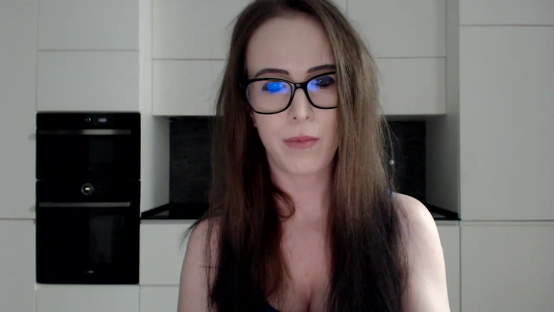 Gallery image thumbnail from Alexys23's myfreecams stream on, 01/06/2025, 02:20 image 16 of 20