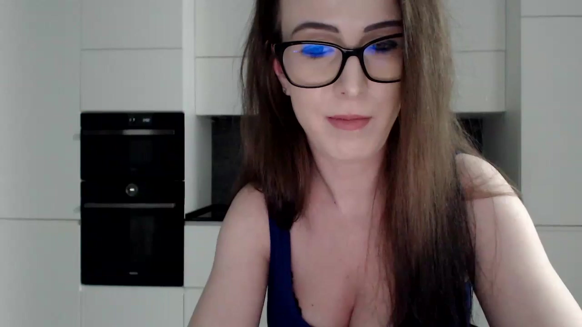 Gallery image thumbnail from Alexys23's myfreecams stream on, 01/06/2025, 03:03 image 10 of 20