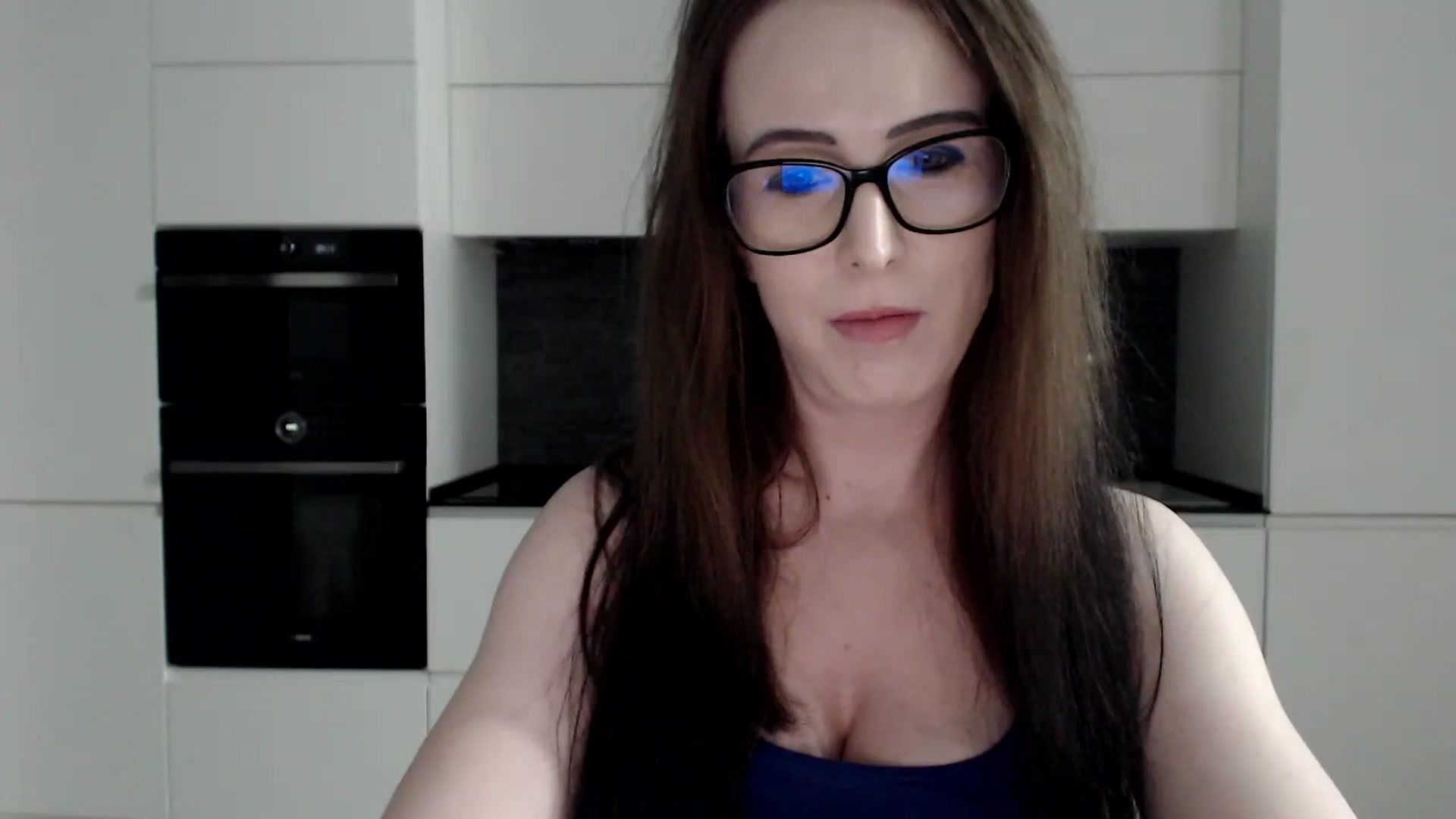 Gallery image thumbnail from Alexys23's myfreecams stream on, 01/06/2025, 03:03 image 15 of 20