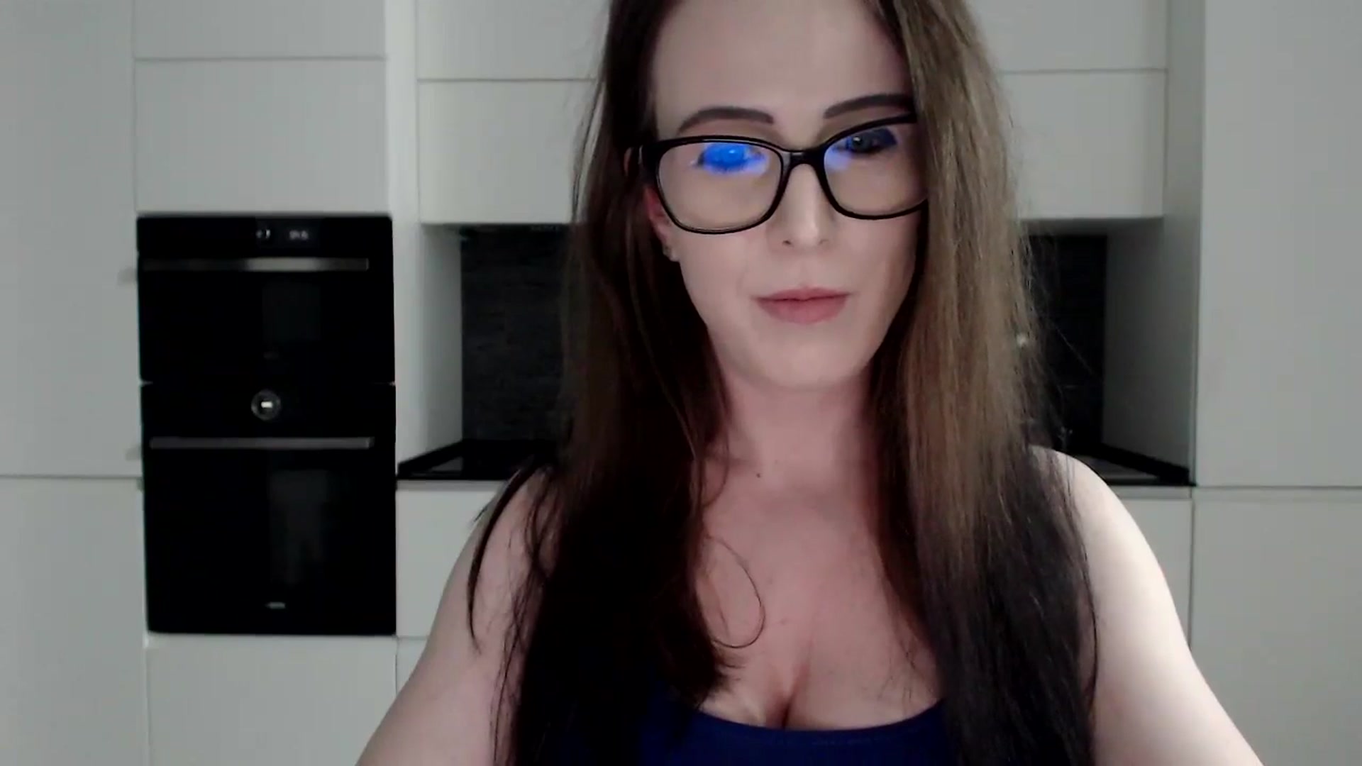 Gallery image thumbnail from Alexys23's myfreecams stream on, 01/06/2025, 03:03 image 17 of 20