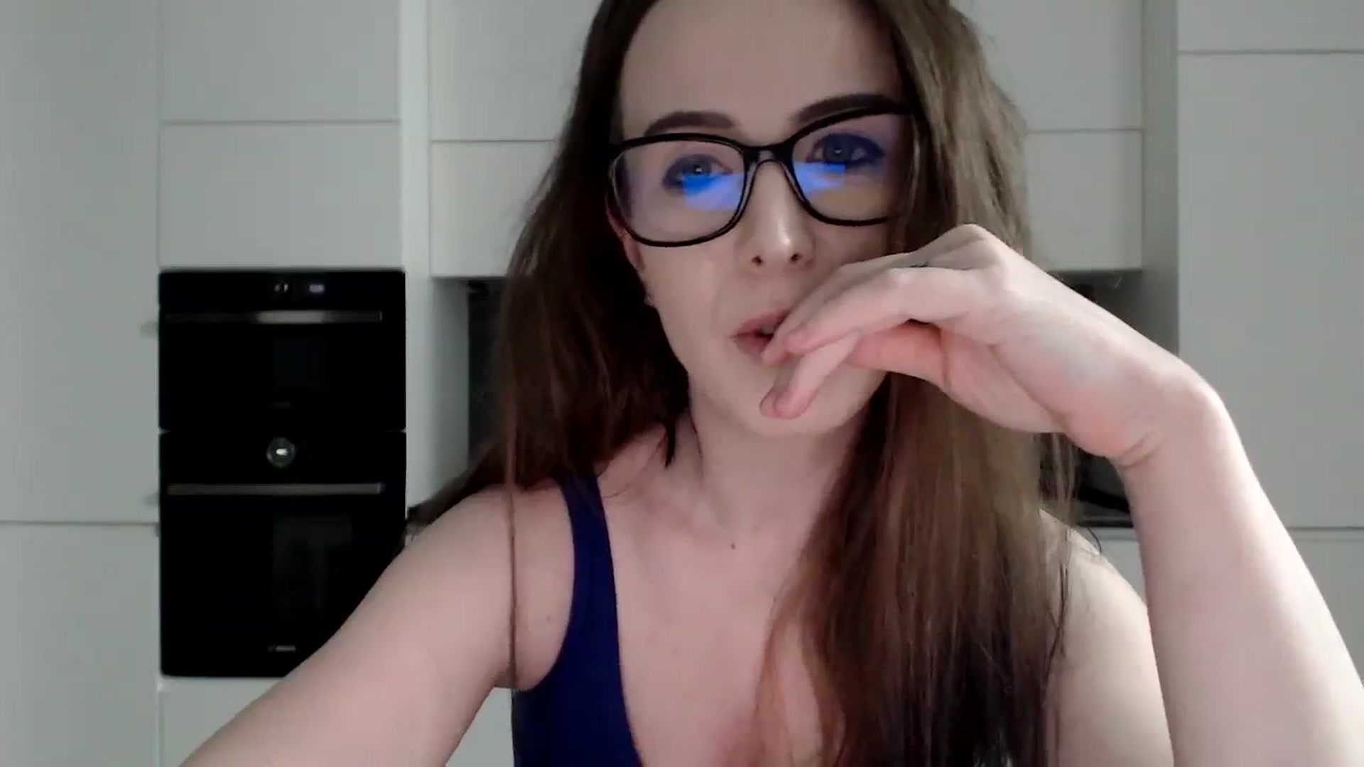 Gallery image thumbnail from Alexys23's myfreecams stream on, 03/09/2025, 04:44 image 13 of 20