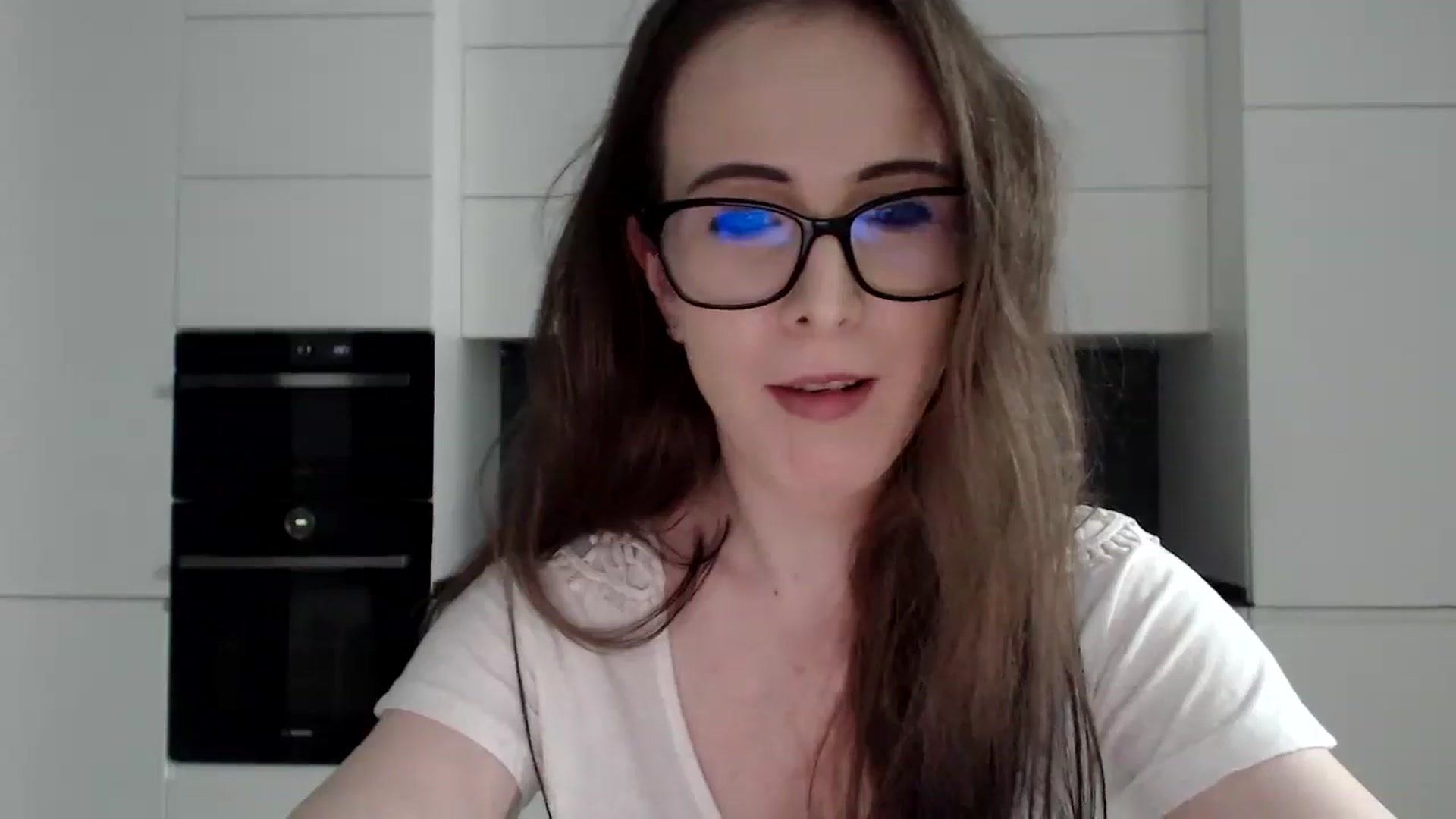 Gallery image thumbnail from Alexys23's myfreecams stream on, 04/21/2025, 02:05 image 8 of 20