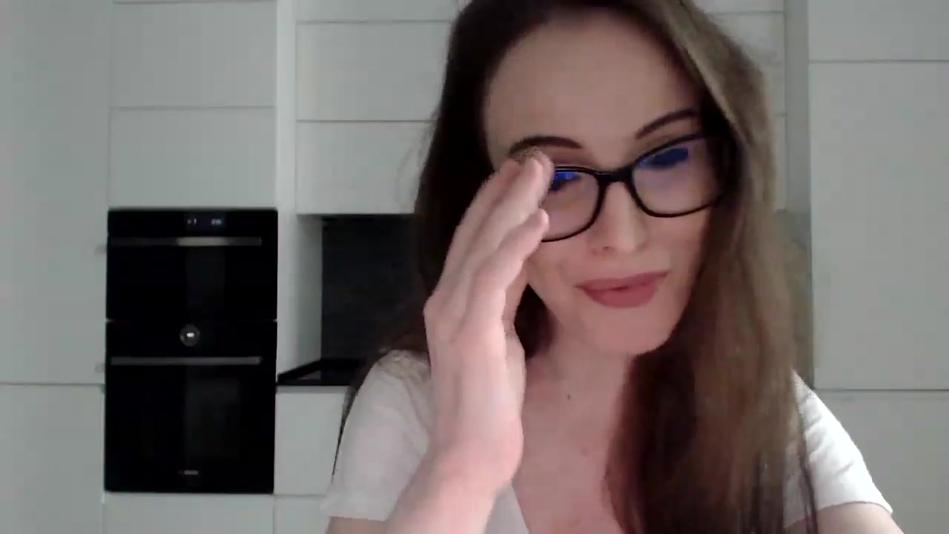 Gallery image thumbnail from Alexys23's myfreecams stream on, 04/21/2025, 02:05 image 17 of 20
