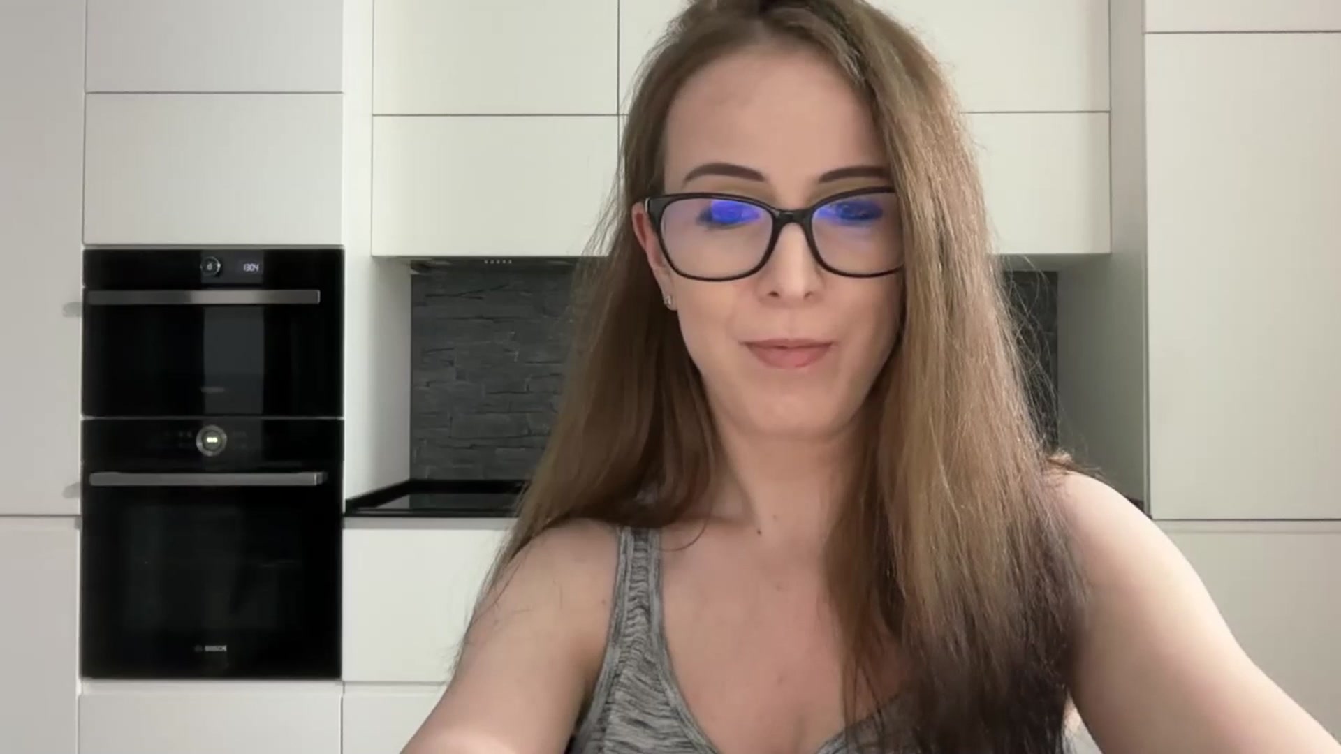 Gallery image thumbnail from Alexys23's myfreecams stream on, 05/19/2025, 03:14 image 12 of 20