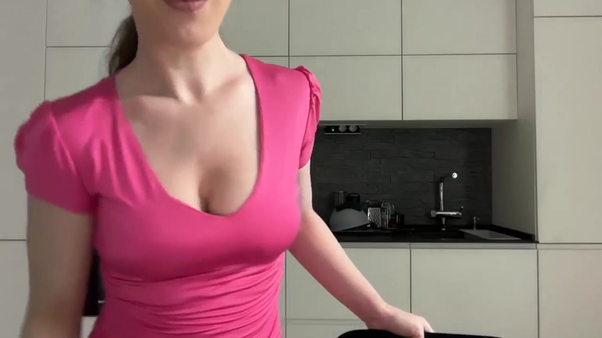 Gallery image thumbnail from Alexys23's myfreecams stream on, 06/08/2025, 01:08 image 7 of 20