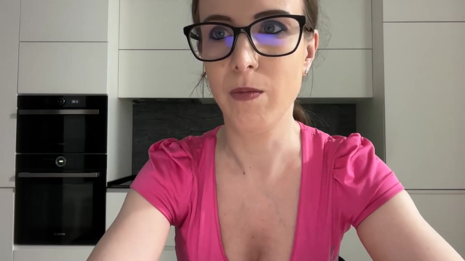 Gallery image thumbnail from Alexys23's myfreecams stream on, 06/08/2025, 01:08 image 15 of 20