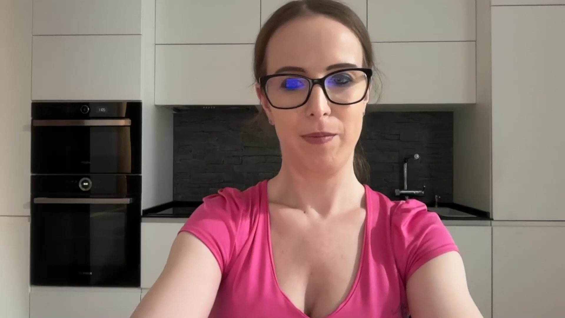 Gallery image thumbnail from Alexys23's myfreecams stream on, 06/08/2025, 04:46 image 14 of 20