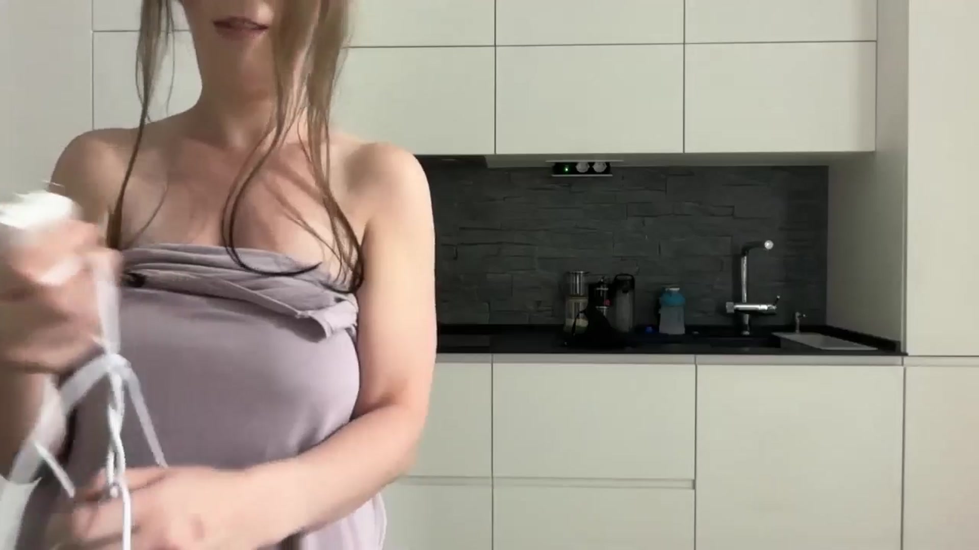 Gallery image thumbnail from Alexys23's myfreecams stream on, 07/13/2025, 20:49 image 8 of 20
