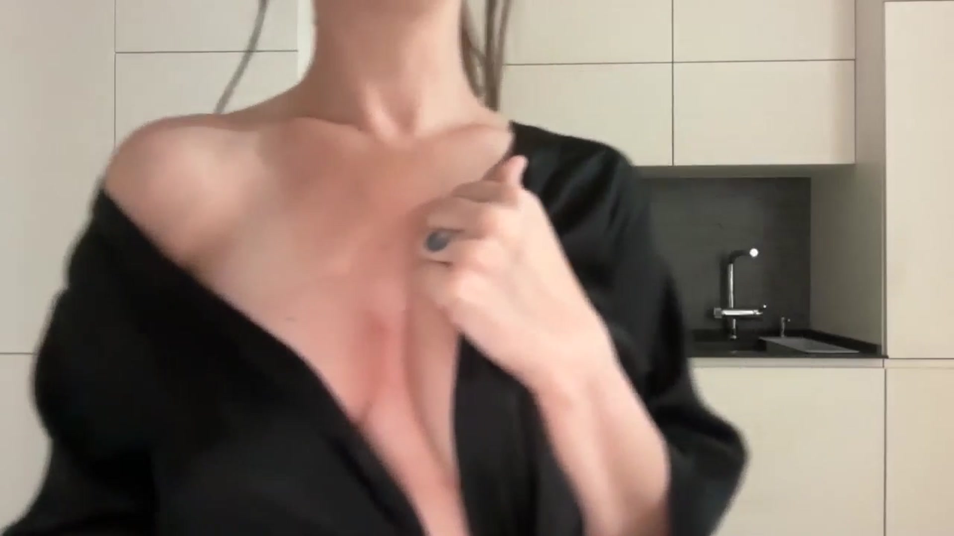 Gallery image thumbnail from Alexys23's myfreecams stream on, 09/06/2025, 21:41 image 2 of 20