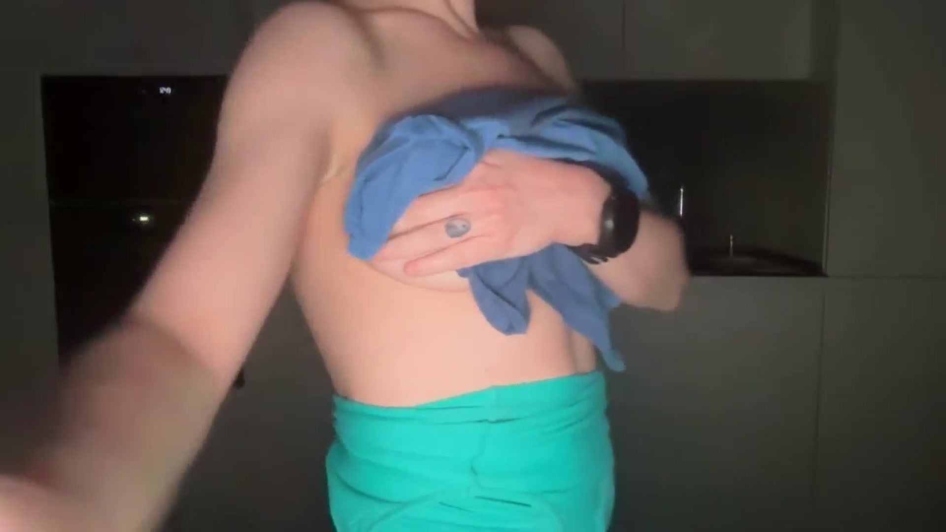 Gallery image thumbnail from Alexys23's myfreecams stream on, 02/22/2026, 21:32 image 11 of 20