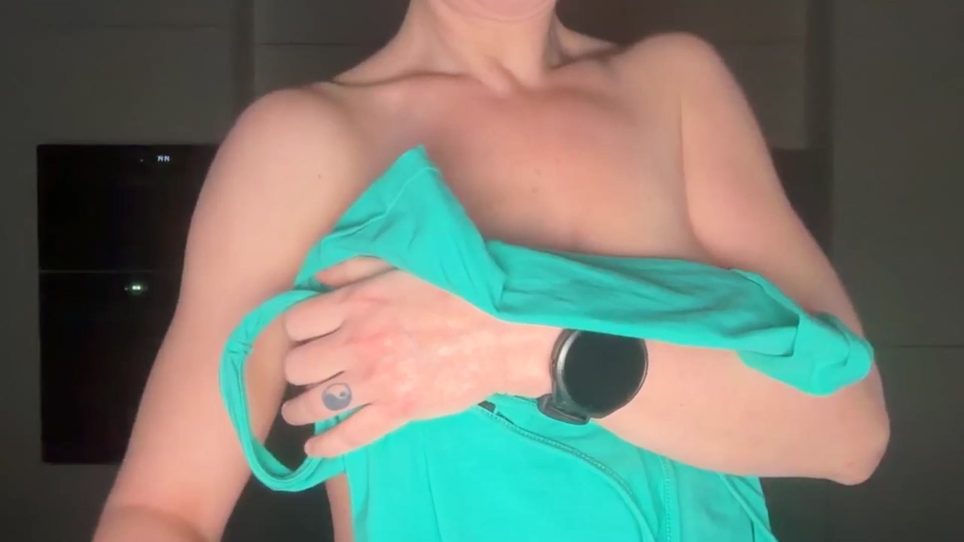 Gallery image thumbnail from Alexys23's myfreecams stream on, 02/22/2026, 22:38 image 14 of 20