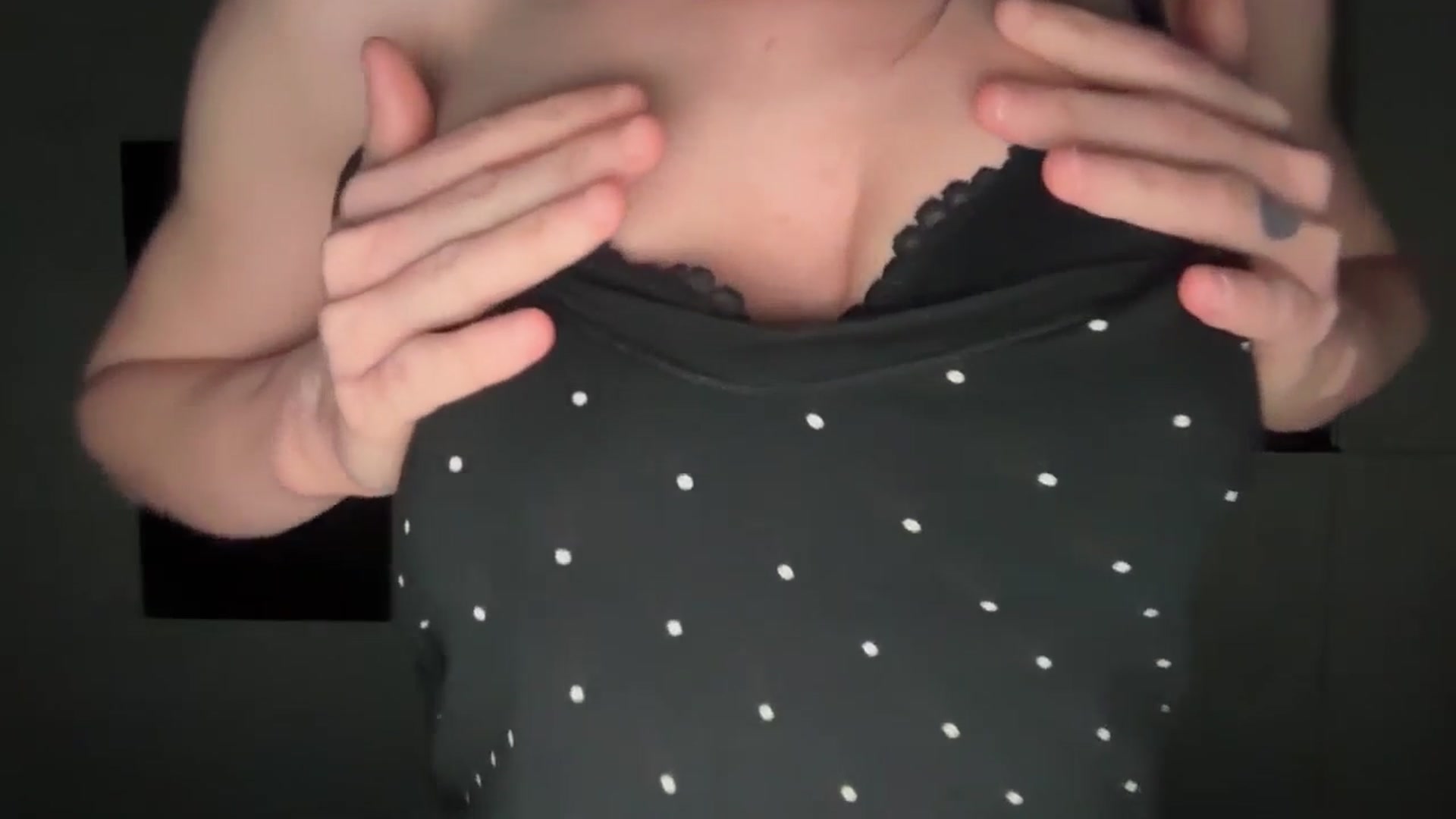 Gallery image thumbnail from Alexys23's myfreecams stream on, 04/19/2026, 20:38 image 5 of 20