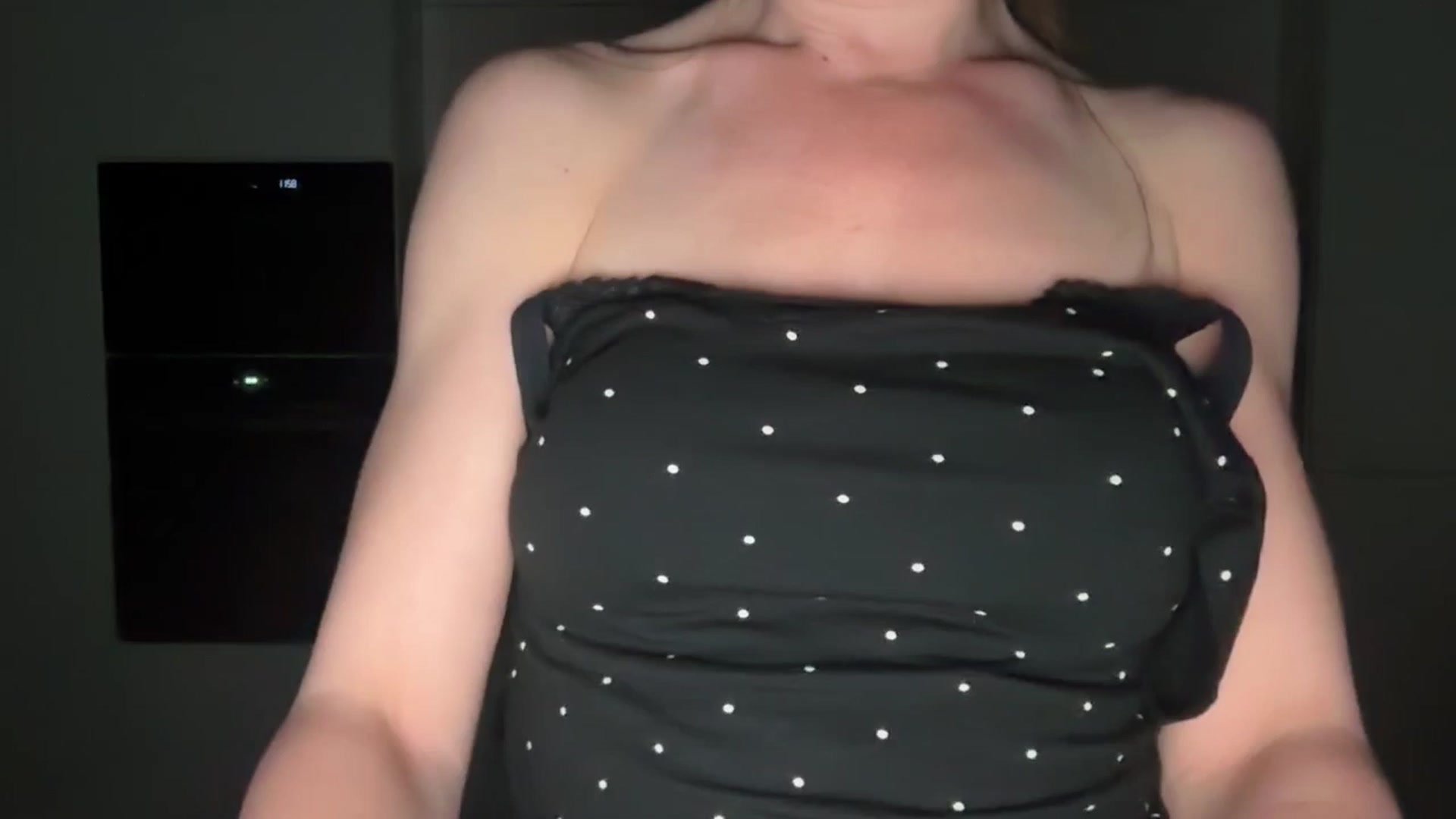 Gallery image thumbnail from Alexys23's myfreecams stream on, 04/19/2026, 20:38 image 1 of 20