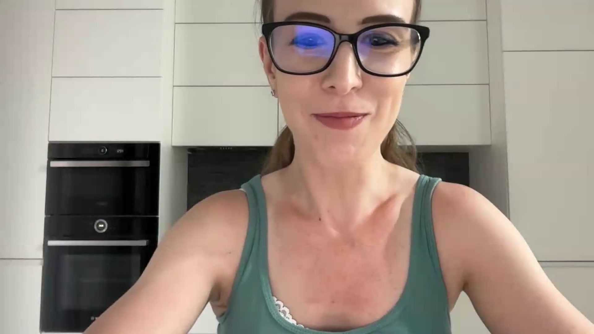 Gallery image thumbnail from Alexys23's myfreecams stream on, 06/28/2026, 18:44 image 5 of 20