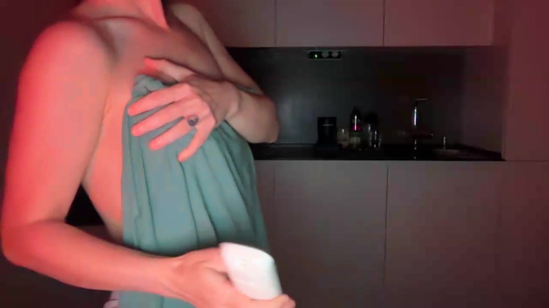 Gallery image thumbnail from Alexys23's myfreecams stream on, 06/28/2026, 22:07 image 15 of 20